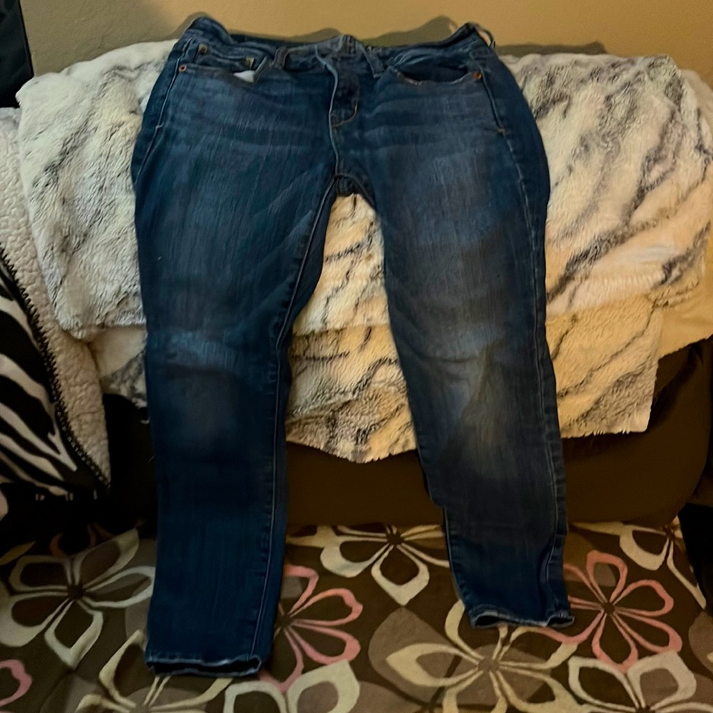 American Eagle above ankle